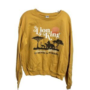 The Lion King sweatshirt size medium Hakuna Matata it means‎ no worries
